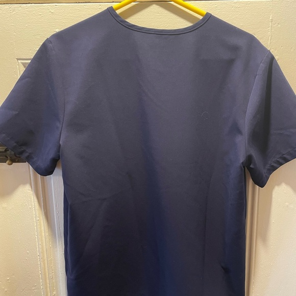 Men’s medium navy blue scrub top, never worn, excellent quality - Picture 2 of 3